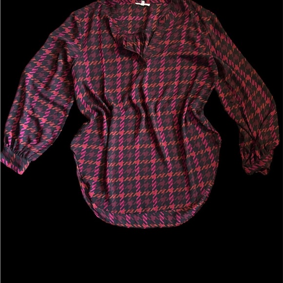 Maurices top🩷Size LG. - Picture 2 of 4